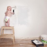 Fotograaf photoshopt baby in hilarische situaties