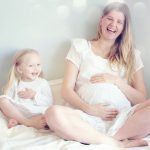 Te lief: kindjes imiteren hun zwangere moeder