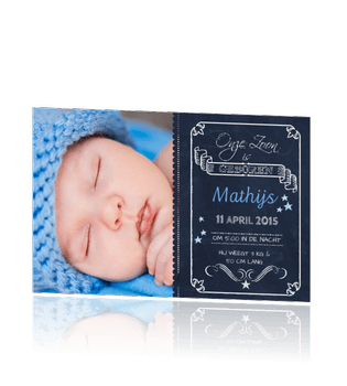 enkel-geboortekaartje-jongen-foto-krijtbord
