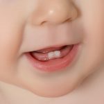 Filmpje: deze baby werd geboren… met tanden!