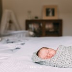Een heerlijk koppie en relaxte ouders: newbornshoot uit Utrecht