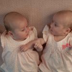 Bekritiseerde gewichtheffer bevallen van gezonde tweeling