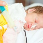 Inspirerend filmpje van eerste levensjaar te vroeg geboren baby