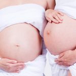 Kleine versus grote zwangere buiken